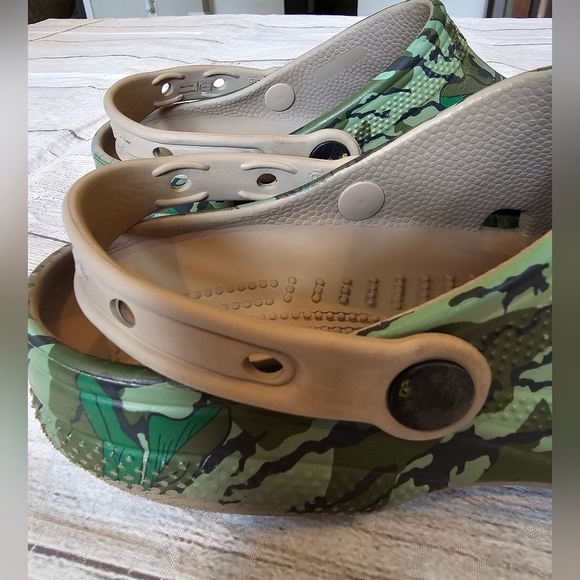 Luke Combs Limited Edition Crocs Camoflauge Size W8 M6 Comfortable No charms! - Picture 5 of 8